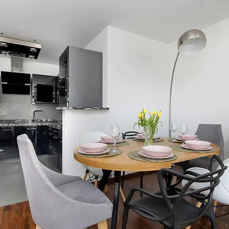 Przestronny Z Balkonem W Centrum & Blisko Plazy By Renters