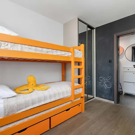 Przestronny Z Balkonem W Centrum & Blisko Plazy By Renters Apartamento Kołobrzeg