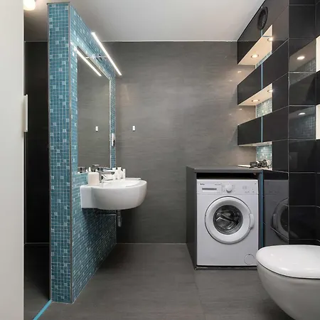 Apartamento Przestronny Z Balkonem W Centrum & Blisko Plazy By Renters Kołobrzeg