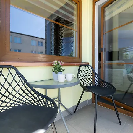 Przestronny Z Balkonem W Centrum & Blisko Plazy By Renters Kołobrzeg