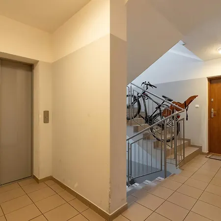 Przestronny Z Balkonem W Centrum & Blisko Plazy By Renters *