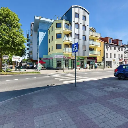 Przestronny Z Balkonem W Centrum & Blisko Plazy By Renters Apartamento